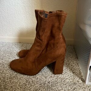 Naturalizer Chestnut Heeled Boots size 8